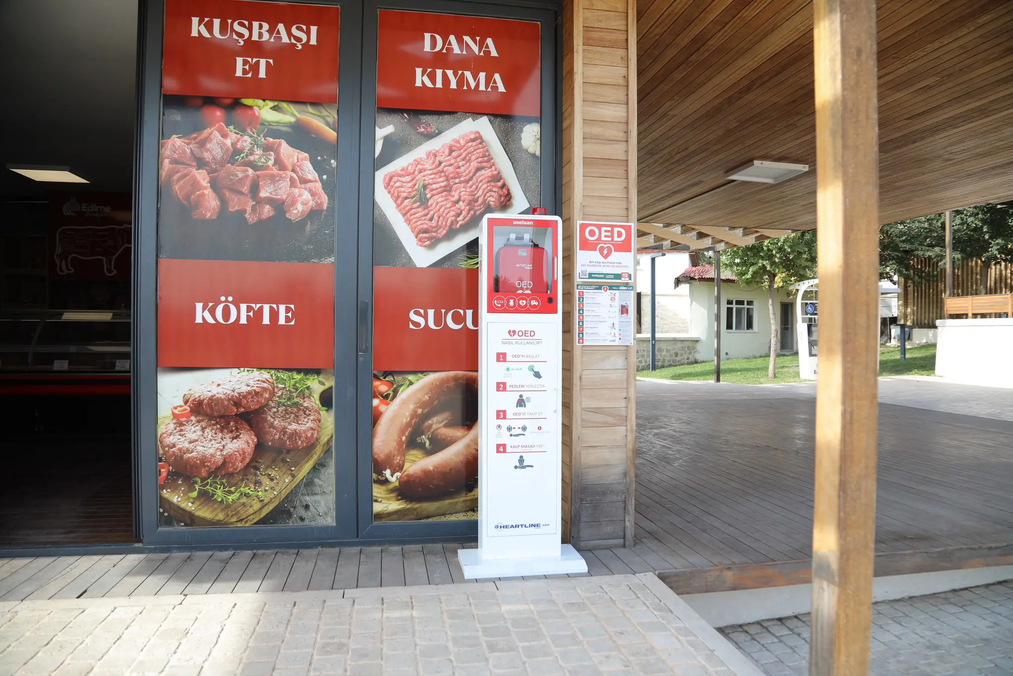 HAYAT KURTARAN OED CİHAZLARI ŞEHRİN KRİTİK NOKTALARINA YERLEŞTİRİLDİ galeri görseli
